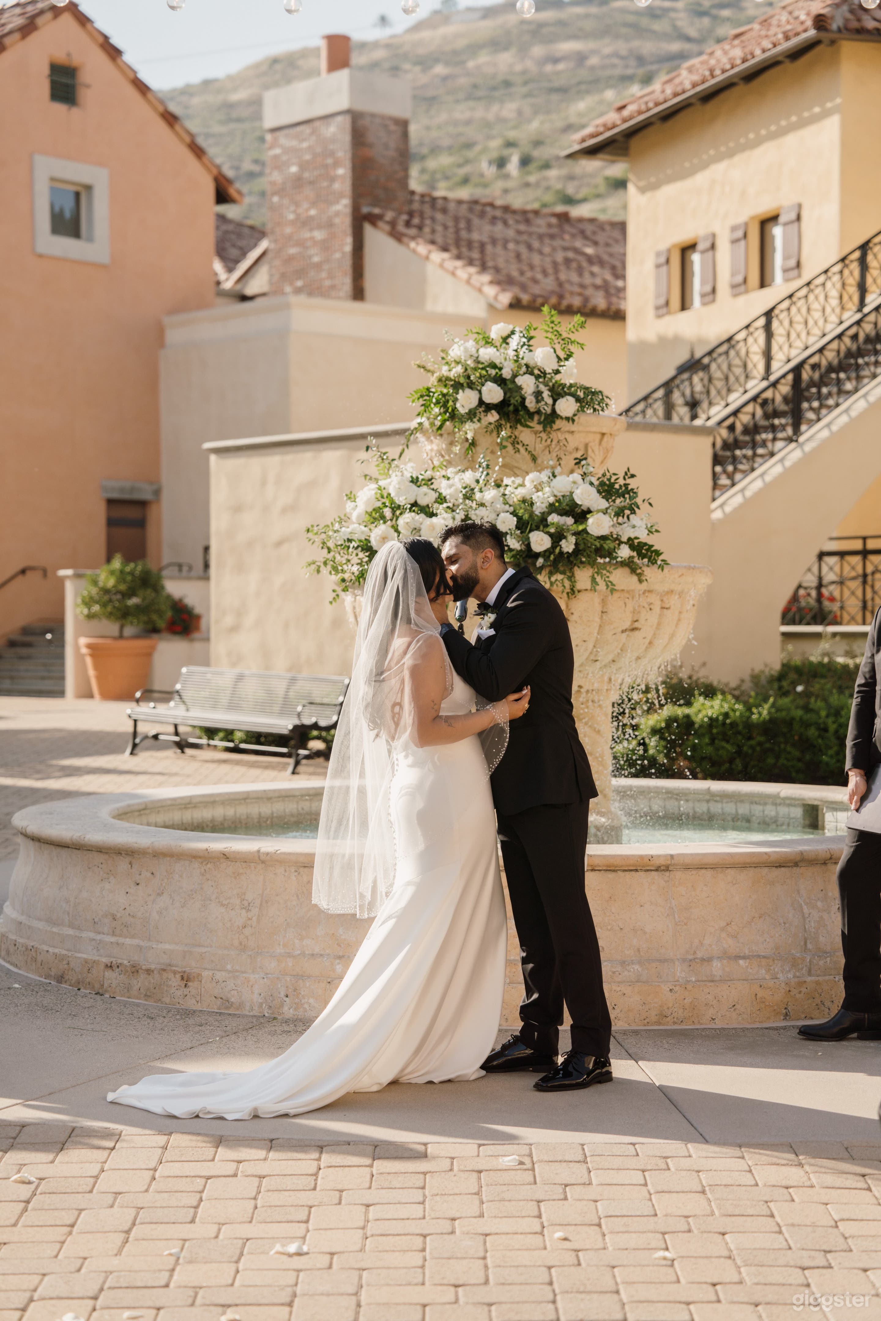 Cielo Village Courtyard Photo 2