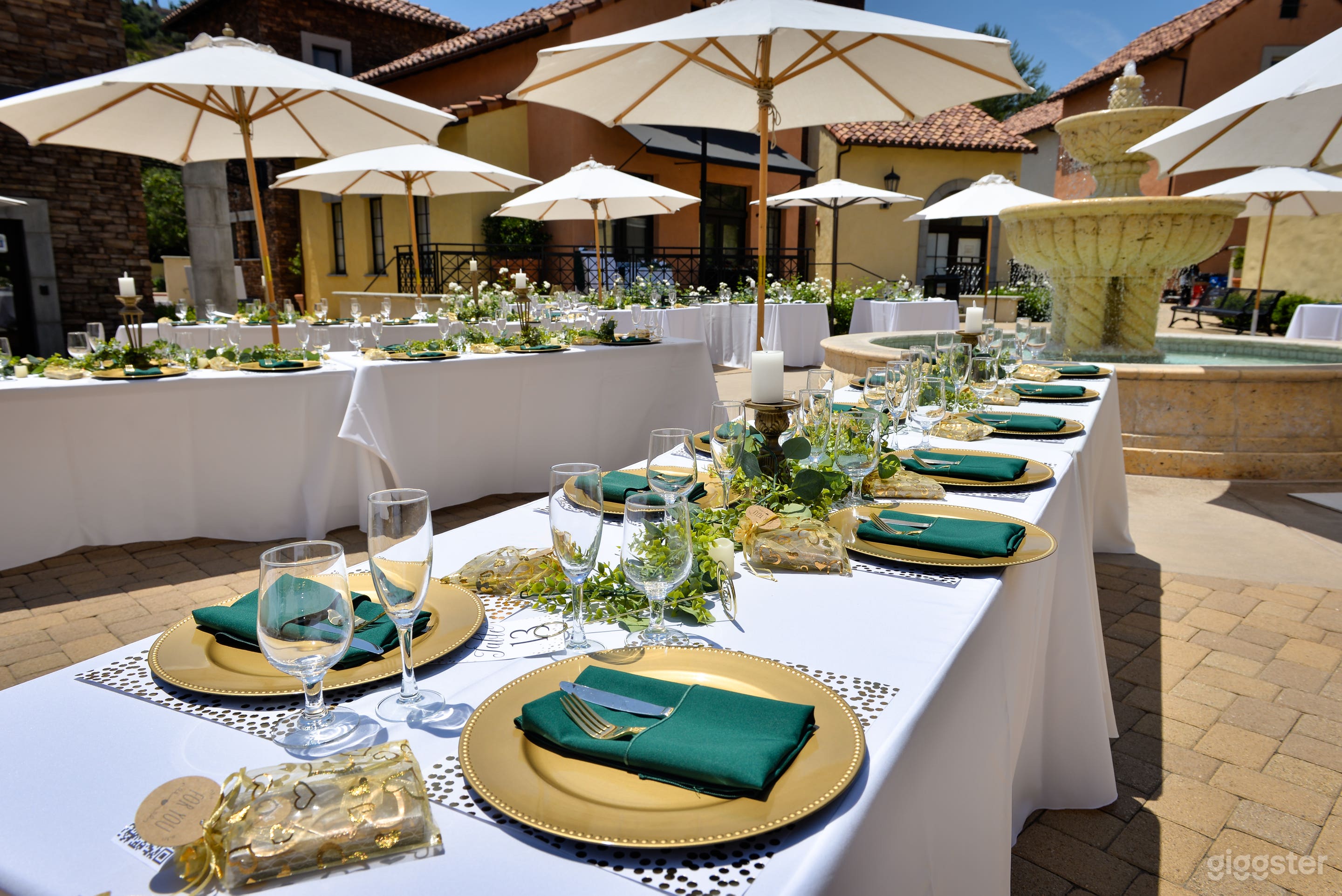 Cielo Village Courtyard Photo 4