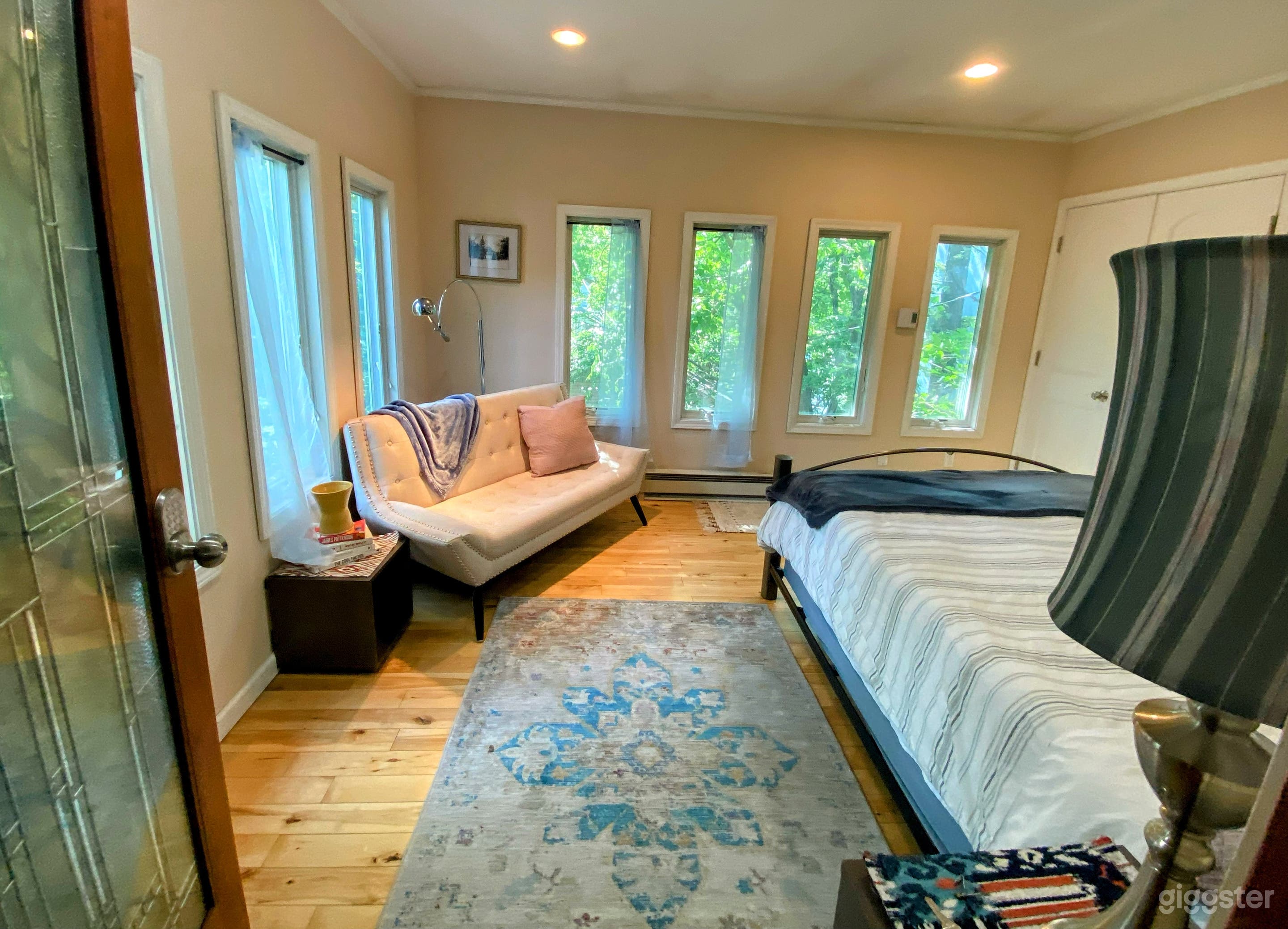 1905-era Magnificent Manor with MCM and Modern Accents Photo 3