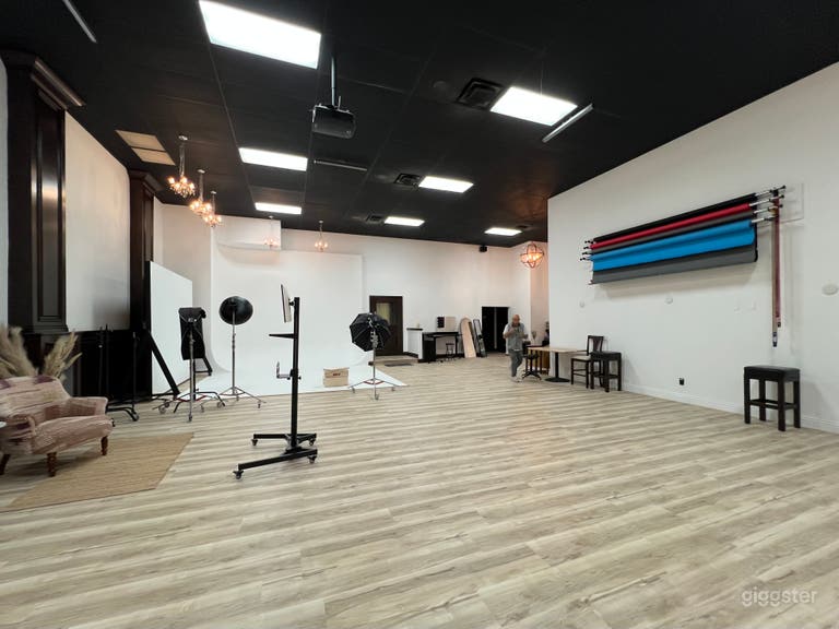  Photo & Video Studio with Cyc Wall & Sets 