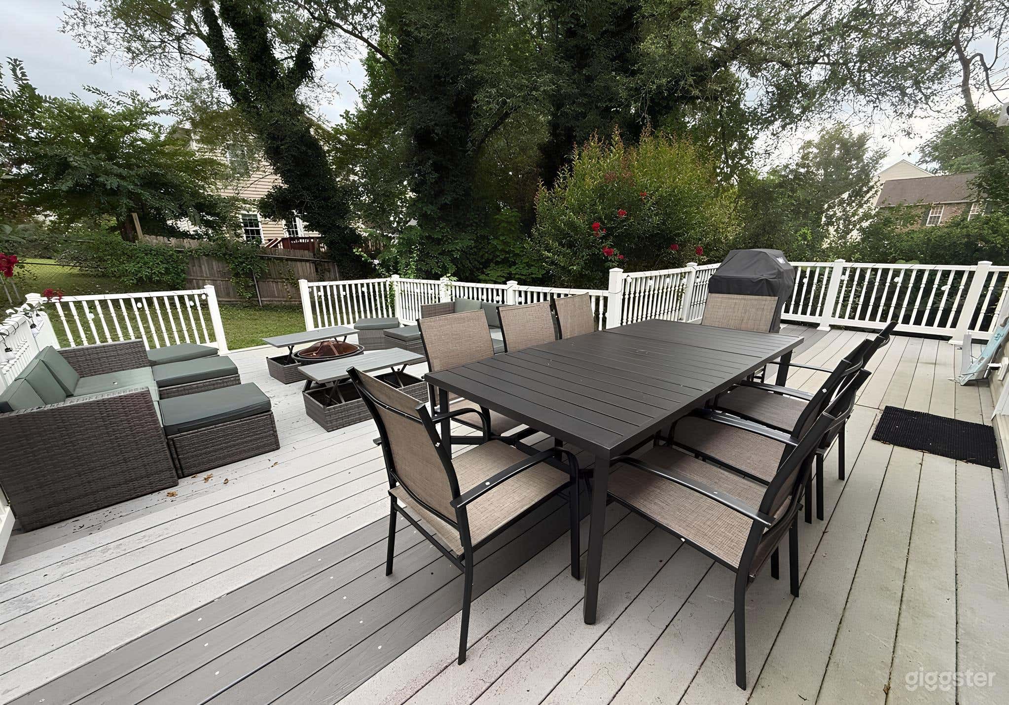 Large Backyard Event Space Photo 3