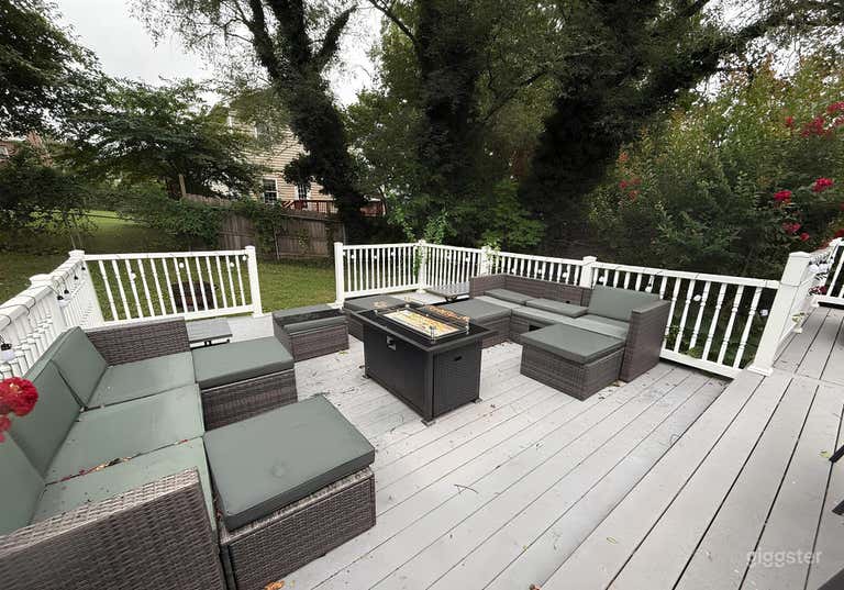  Large Backyard Event Space 