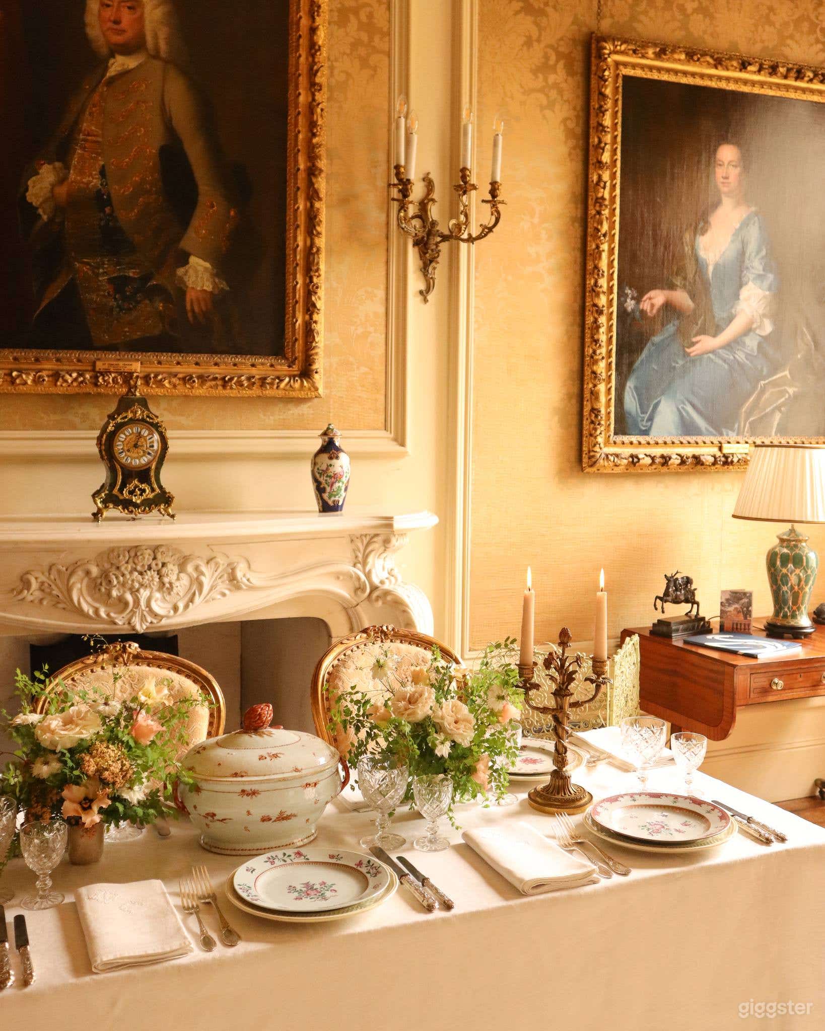 Classical and Artistic Hall for Events Photo 3