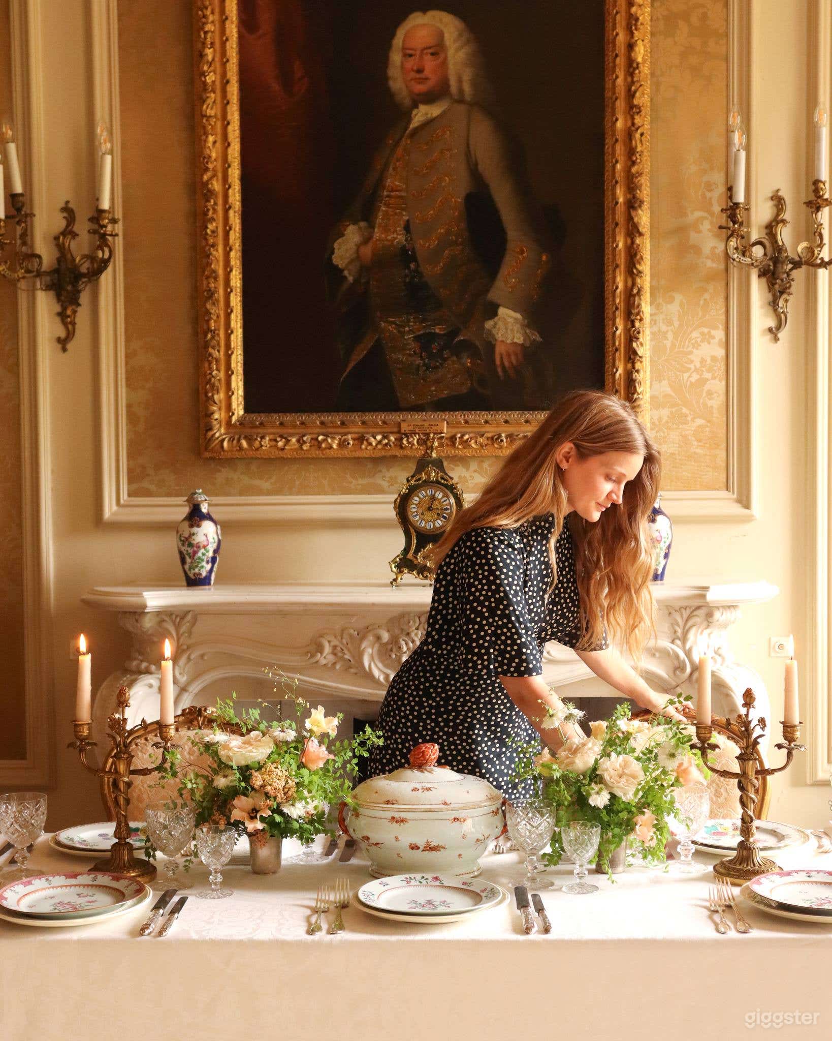 Classical and Artistic Hall for Events Photo 2