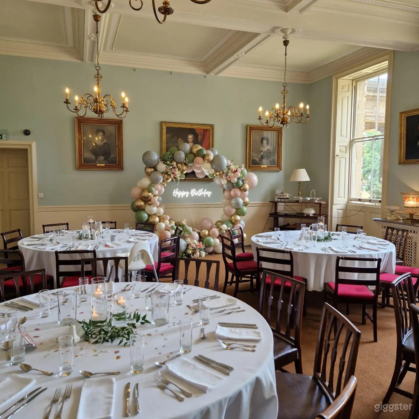 Classical and Artistic Hall for Events Photo 1