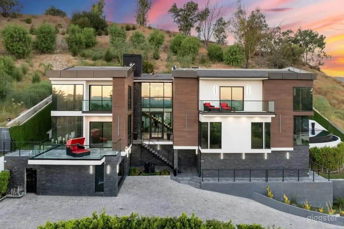 Day Time View - Full House