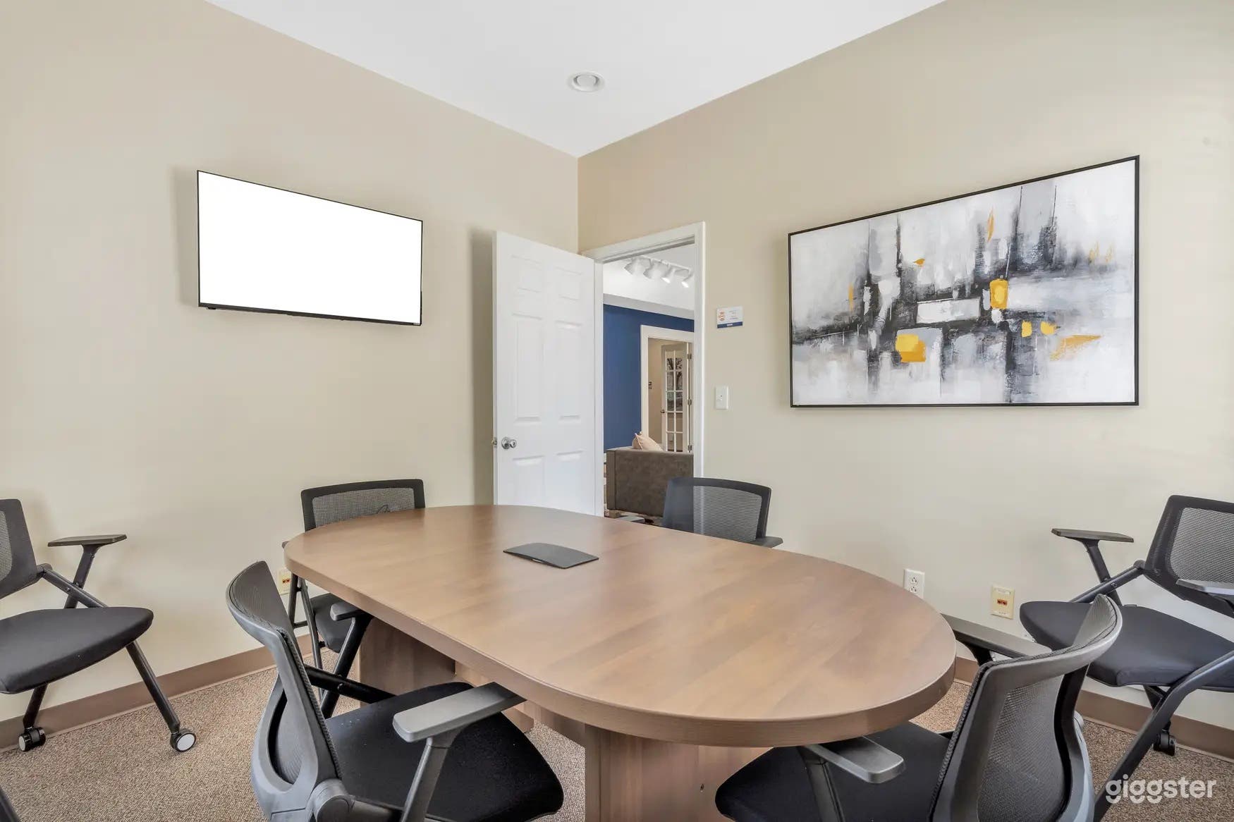 6 person Conference Room St. Peters Photo 2