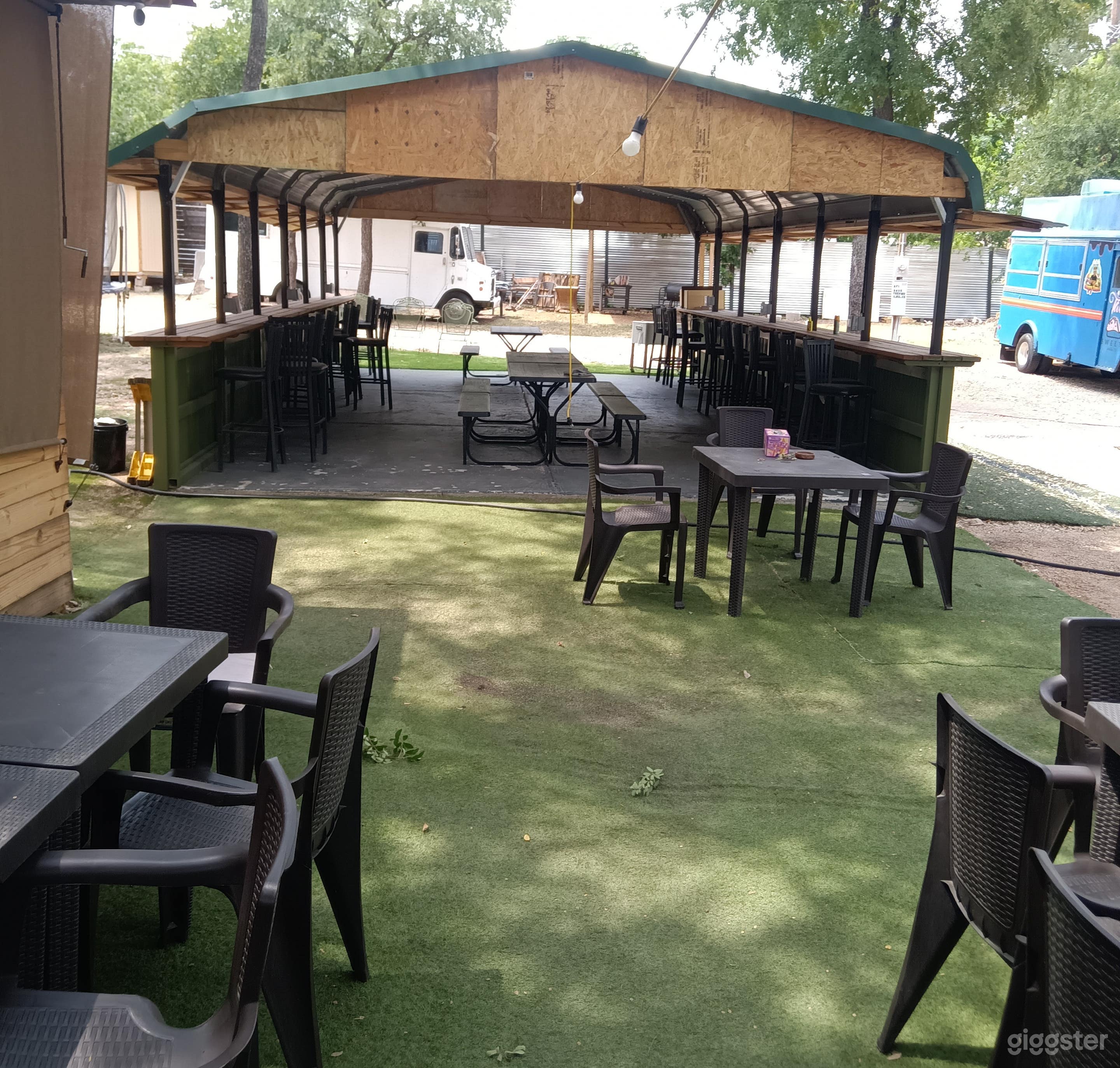 Rustic Outdoor Pergola Venue with Garden Vibes Photo 3