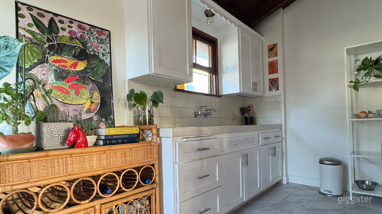  Midcentury Treehouse-Style Apartment in Santa Monica 