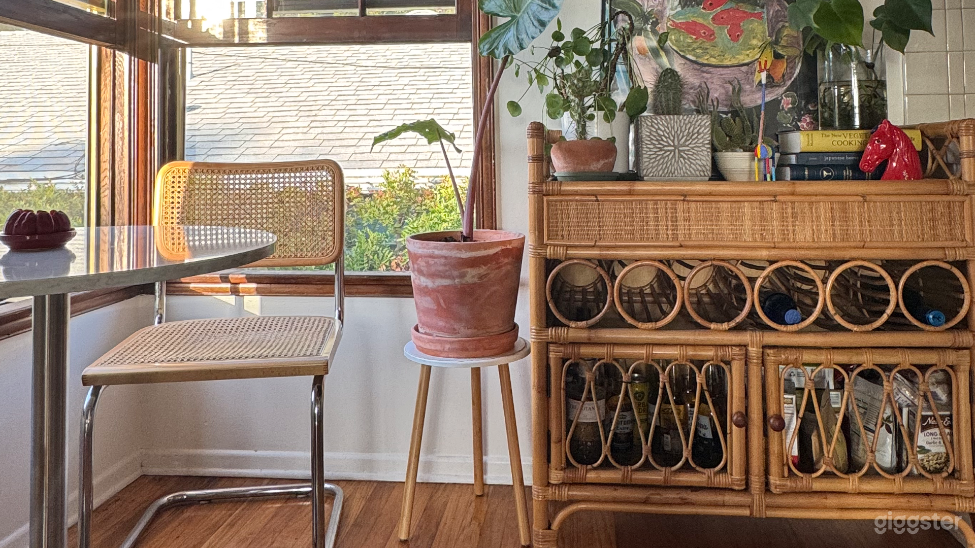 Midcentury Treehouse-Style Apartment in Santa Monica Photo 3