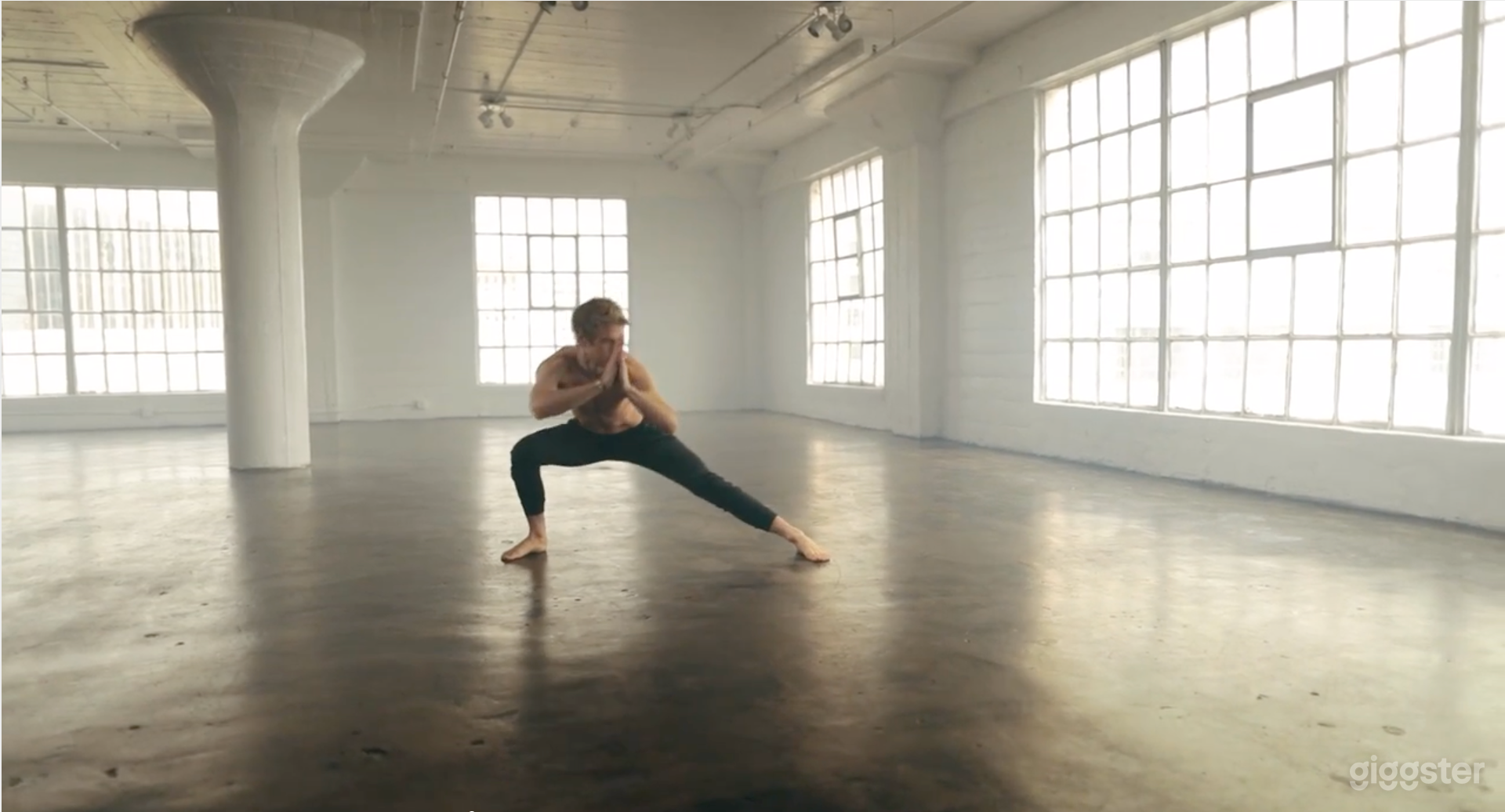 DTLA Industrial Studio w/ Greenery Wall Photo 3