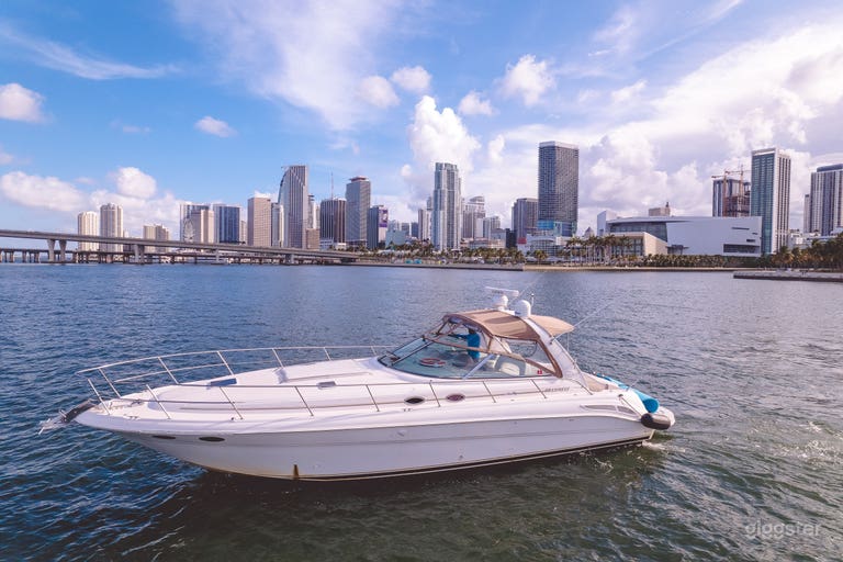  SeaRay Express - Luxurious Yacht | Miami Beach Swim + Cruise 
