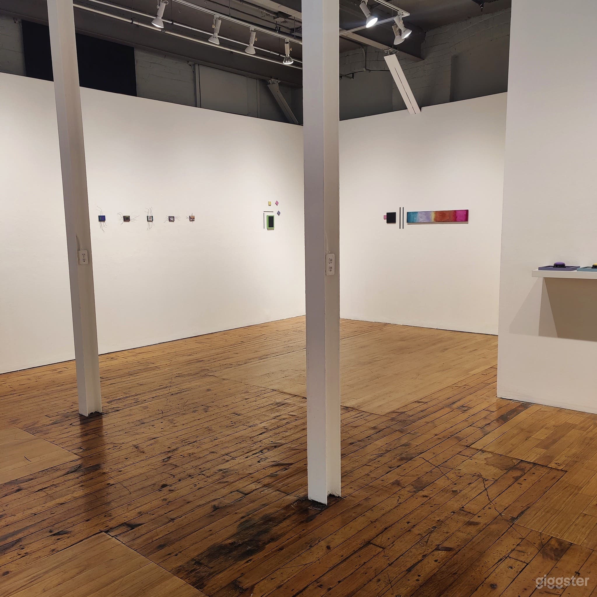 Downtown Art Gallery in the Heart of Toronto Photo 4