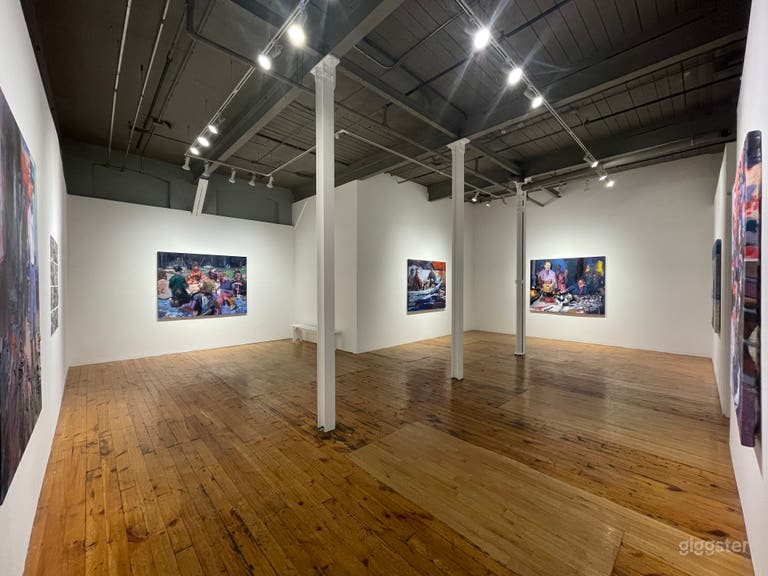  Downtown Art Gallery in the Heart of Toronto 