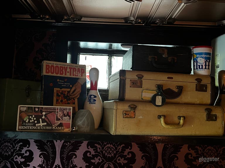  Speakeasy Space w/Hip-Zen Bedroom 