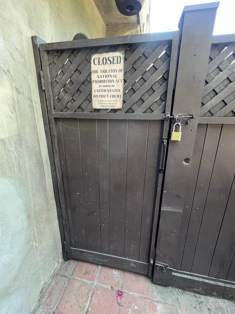  Speakeasy Space w/Hip-Zen Bedroom 