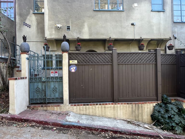  Speakeasy Space w/Hip-Zen Bedroom 