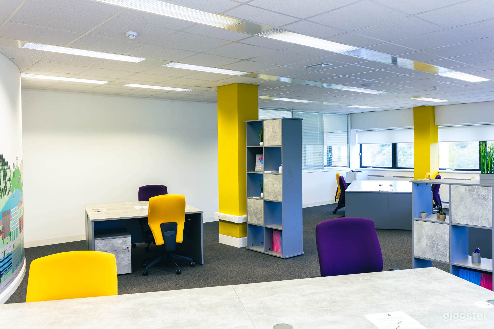 Bright and Spacious Co-Working Spaces Photo 2