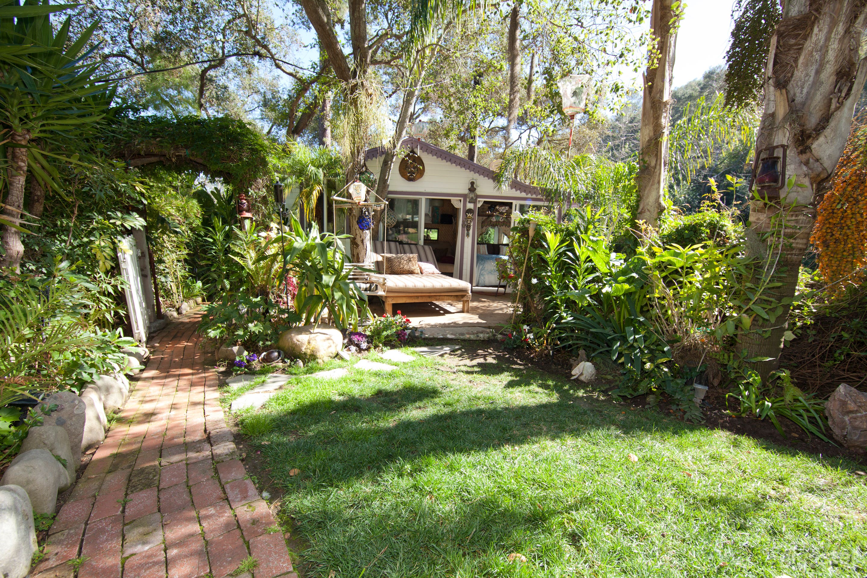 Eclectic Paradise Getaway with Waterfalls Photo 1