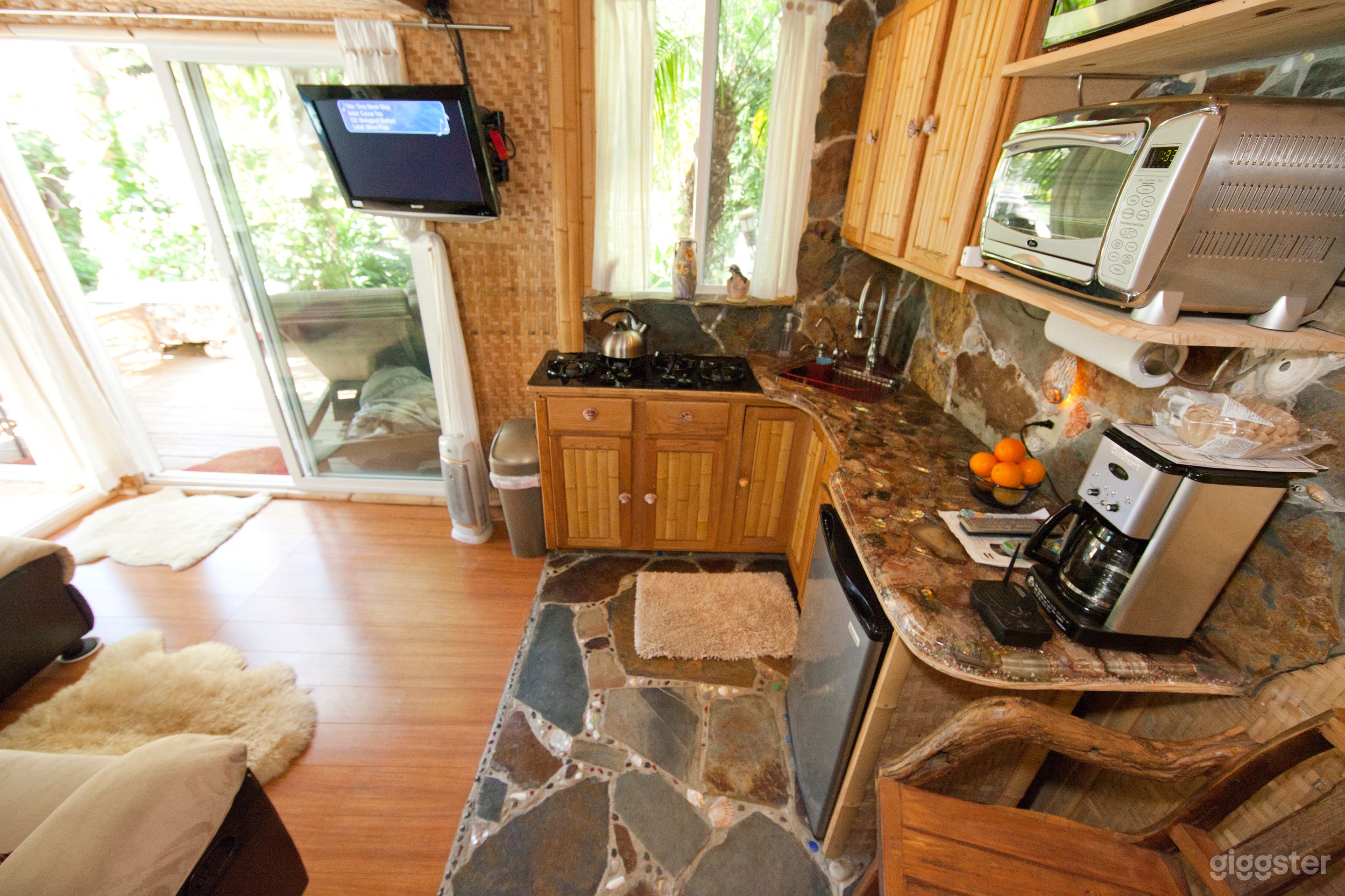 Eclectic Paradise Getaway with Waterfalls Photo 3