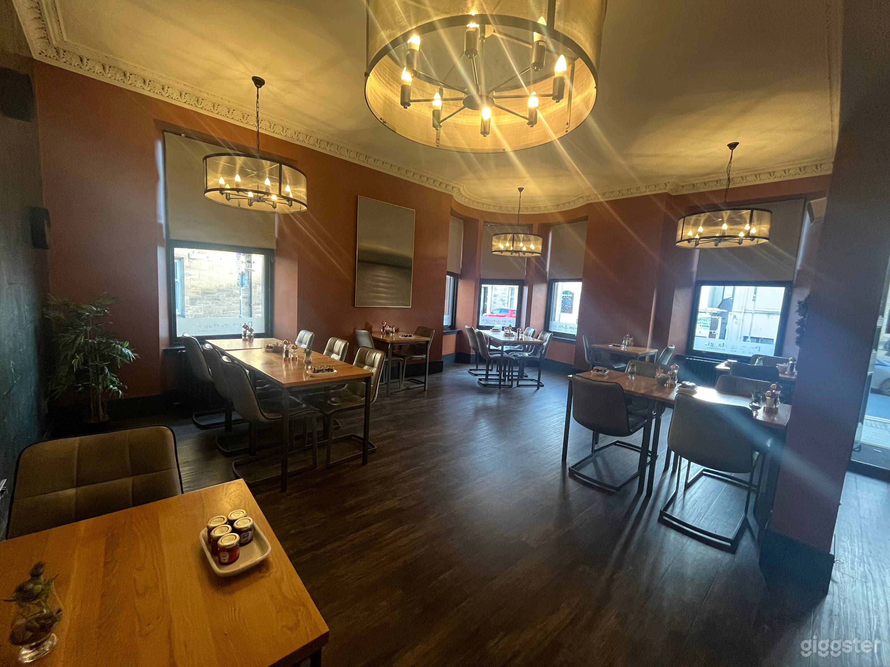 Rustic and Cozy Restaurant Photo 2