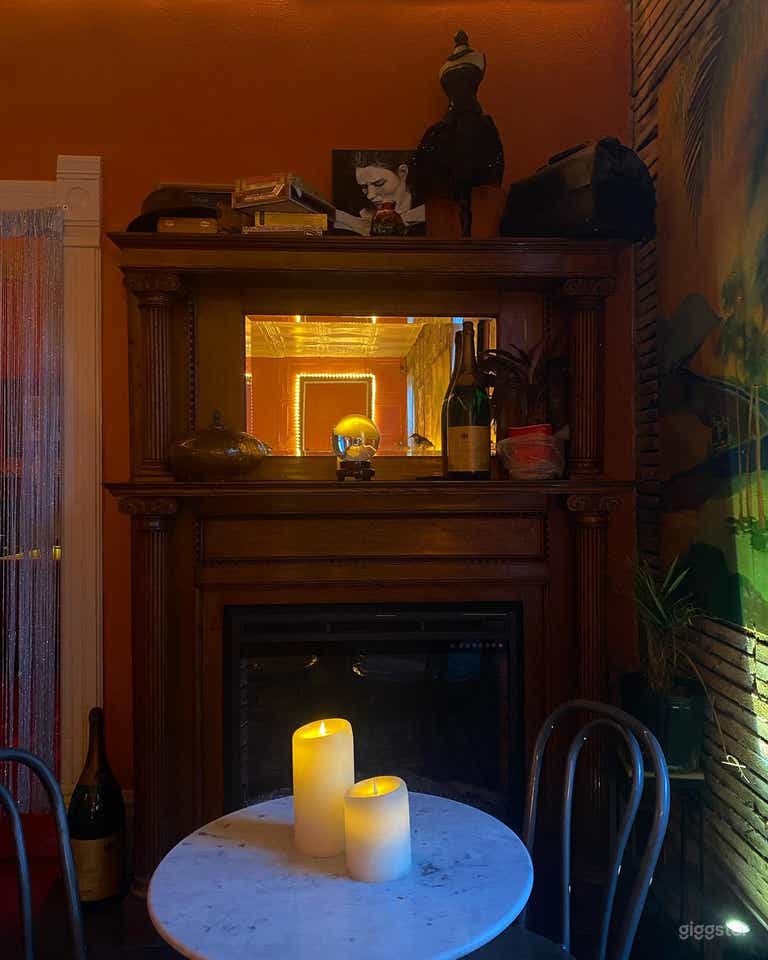  Exquisite, Charming Speakeasy Space In Milwaukee 