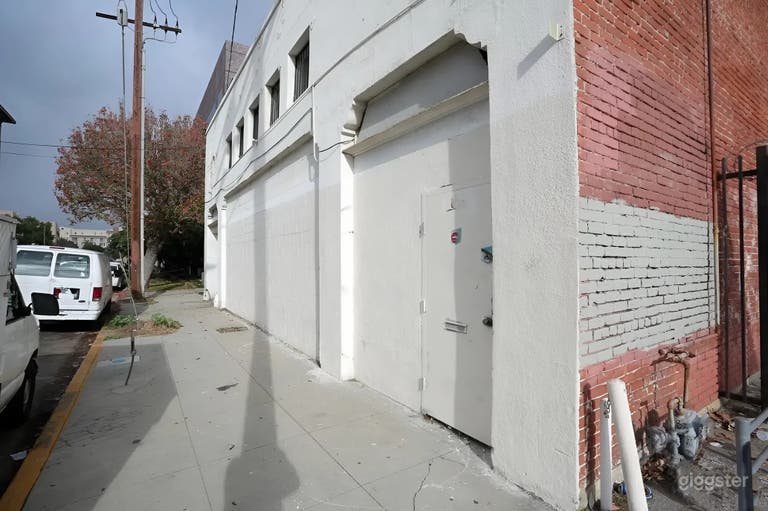  Industrial Warehouse & Auto Shop Space 