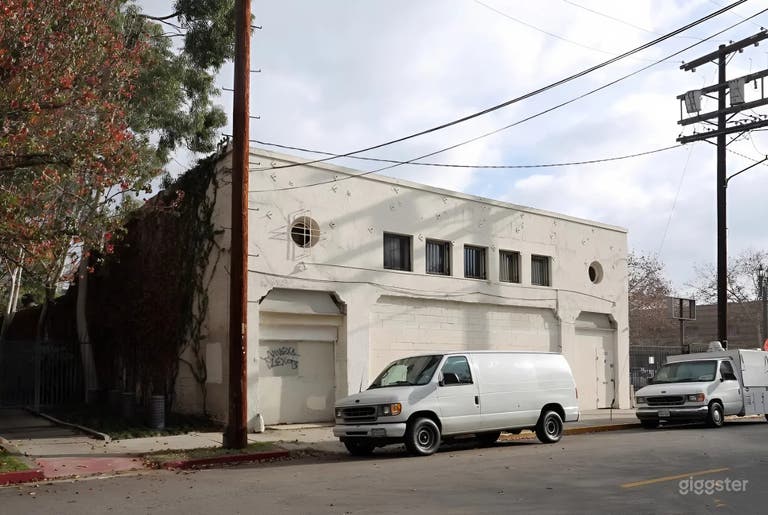  Industrial Warehouse & Auto Shop Space 