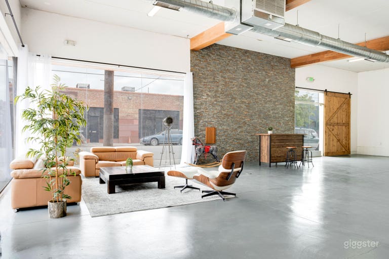  3000sqft Modern Photo studio and Event space in Art District  