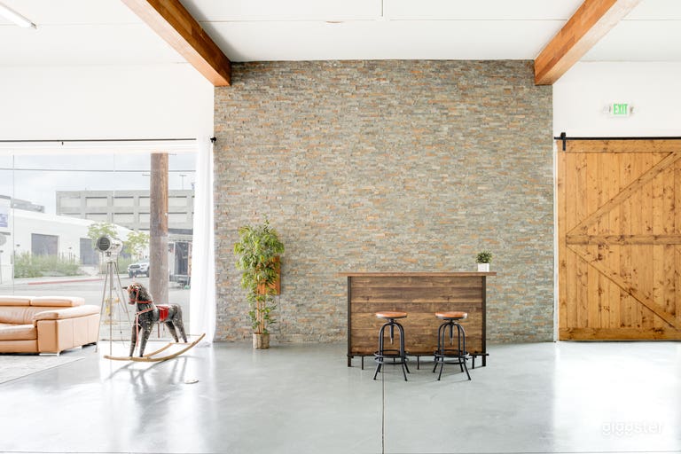  3000sqft Modern Photo studio and Event space in Art District  