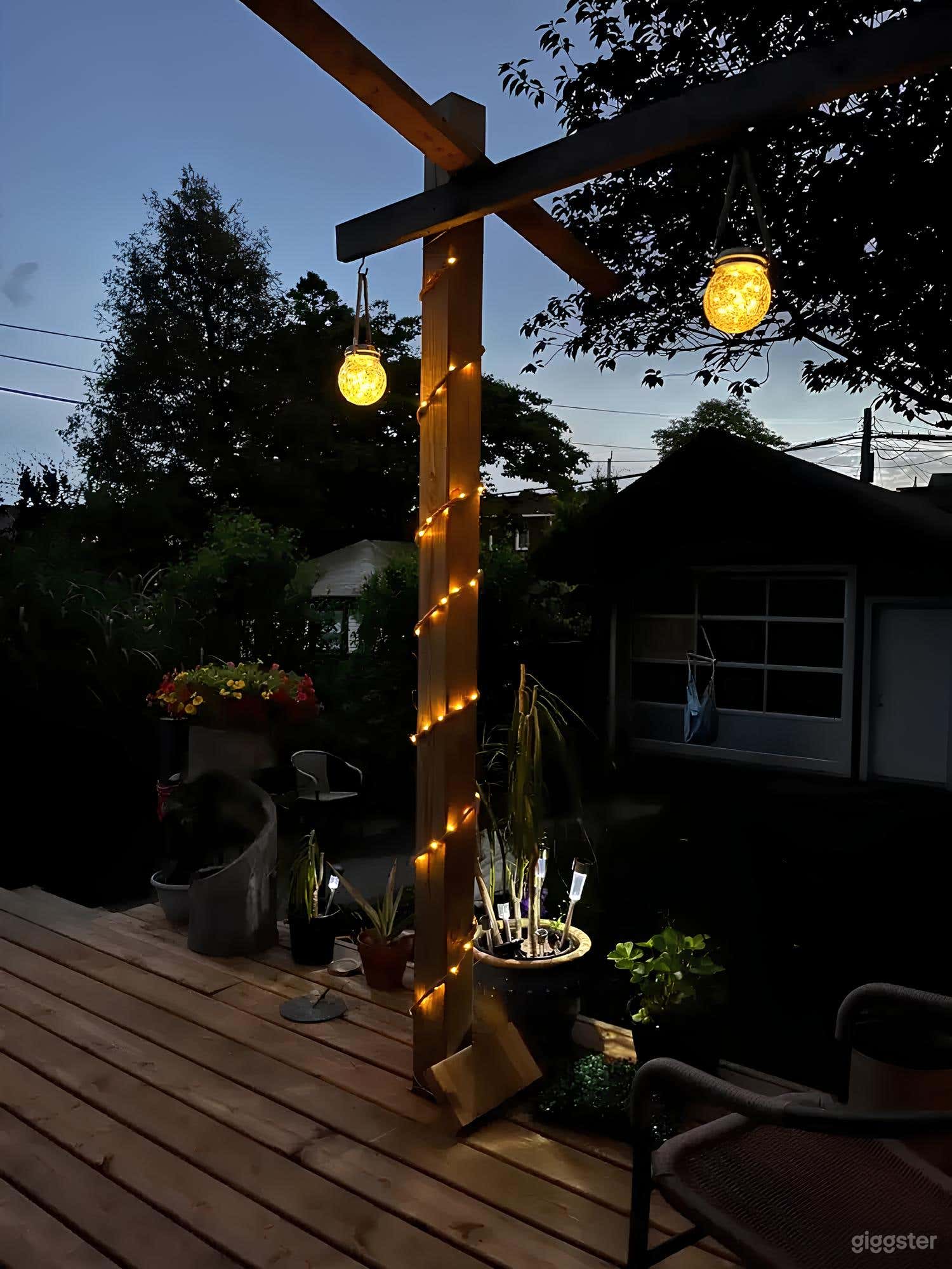 Versatile Urban Backyard Photo 2