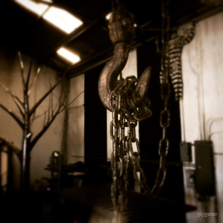  A large black and white striped distressed walls for that vintage feel 