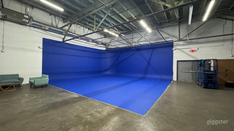  Chroma Blue Cyc Stage in LA Warehouse Film Studio 