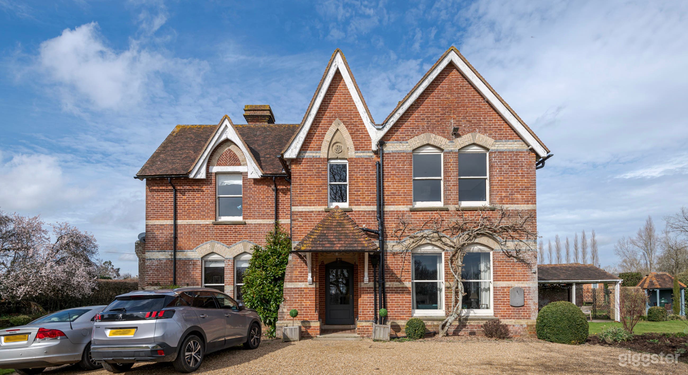 Country House Enhanced With Interior Design Photo 3