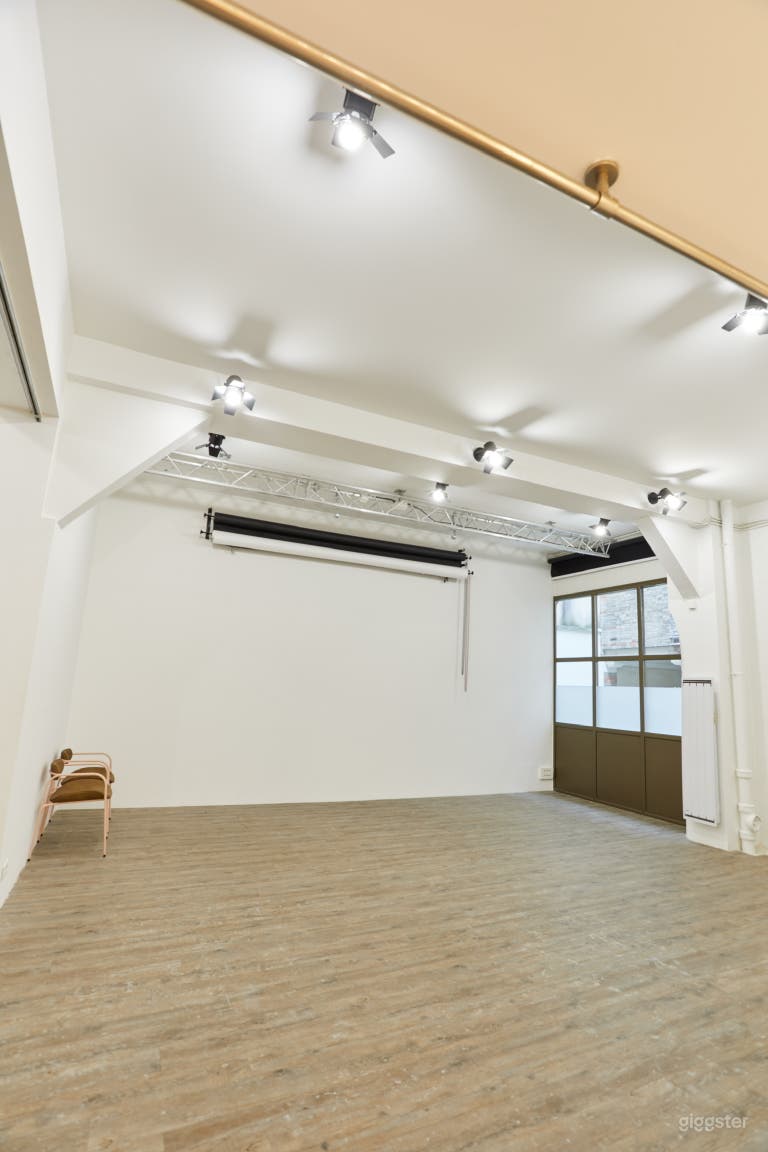  PHOTO STUDIO IN THE HEART OF PARIS 