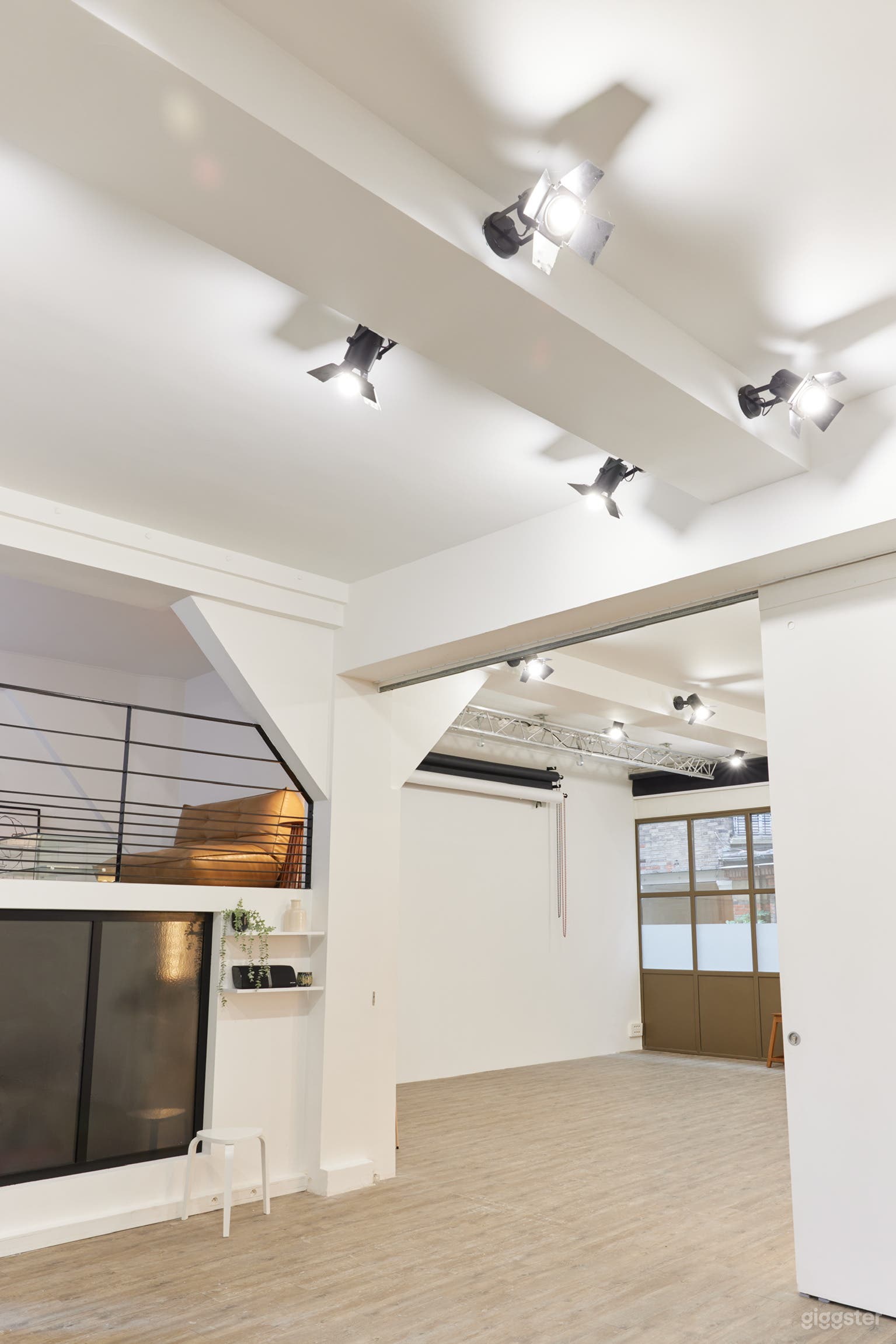 PHOTO STUDIO IN THE HEART OF PARIS Photo 2