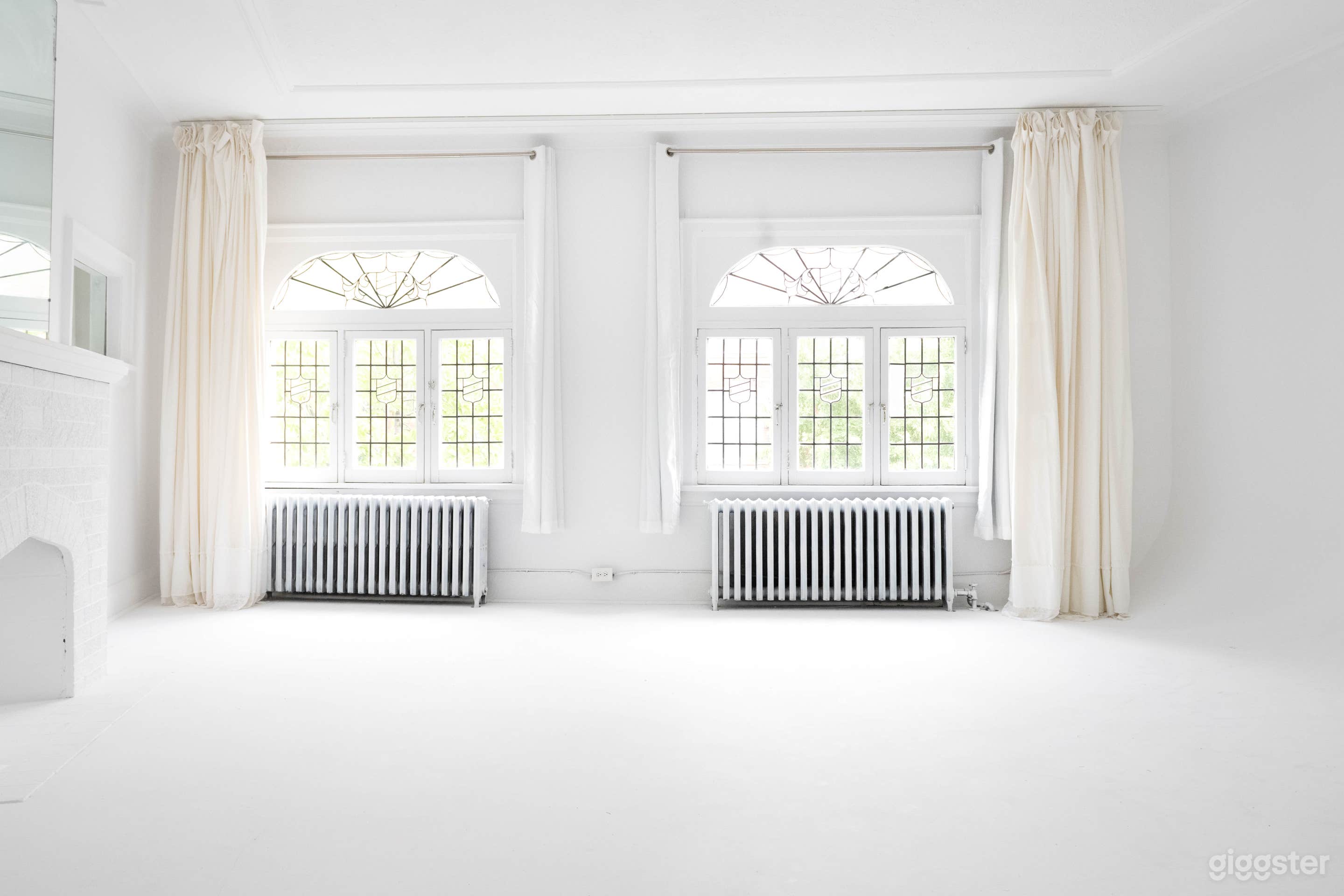 Use the curtains to blackout or diffuse the room! 