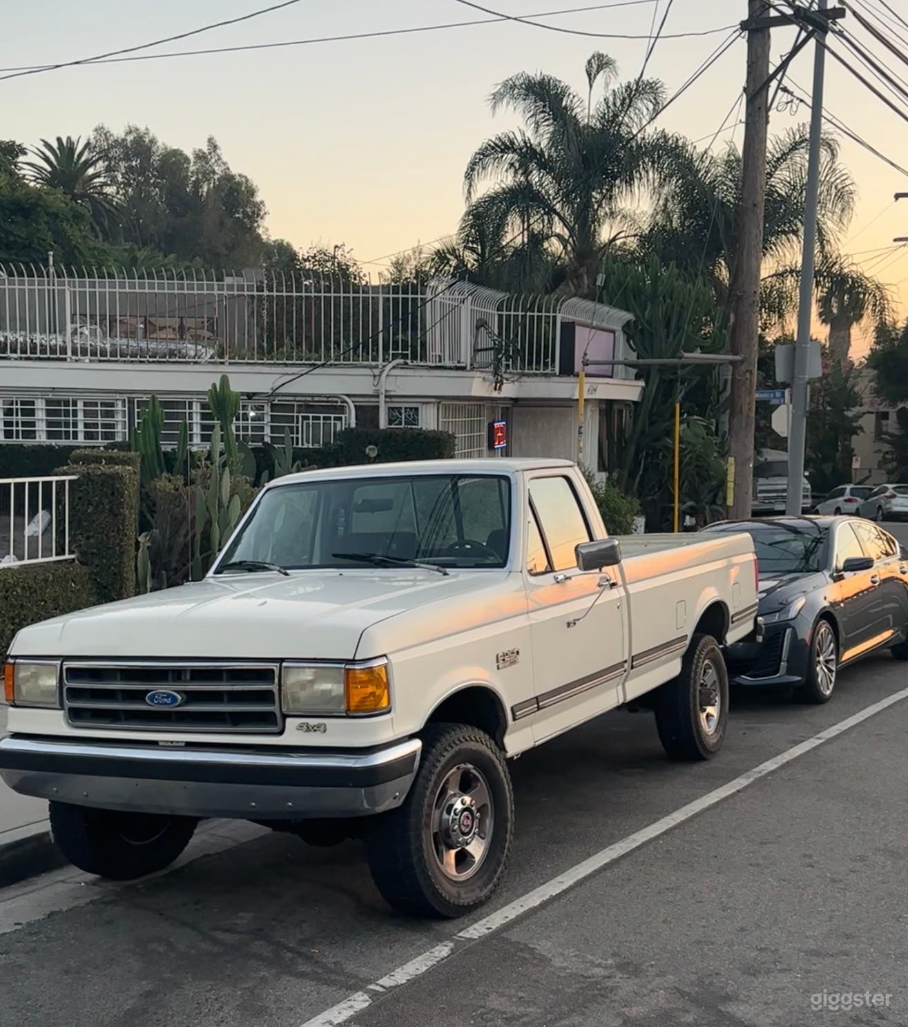 1990 Cream Ford F-250 Lariat in Hollywood Photo 4