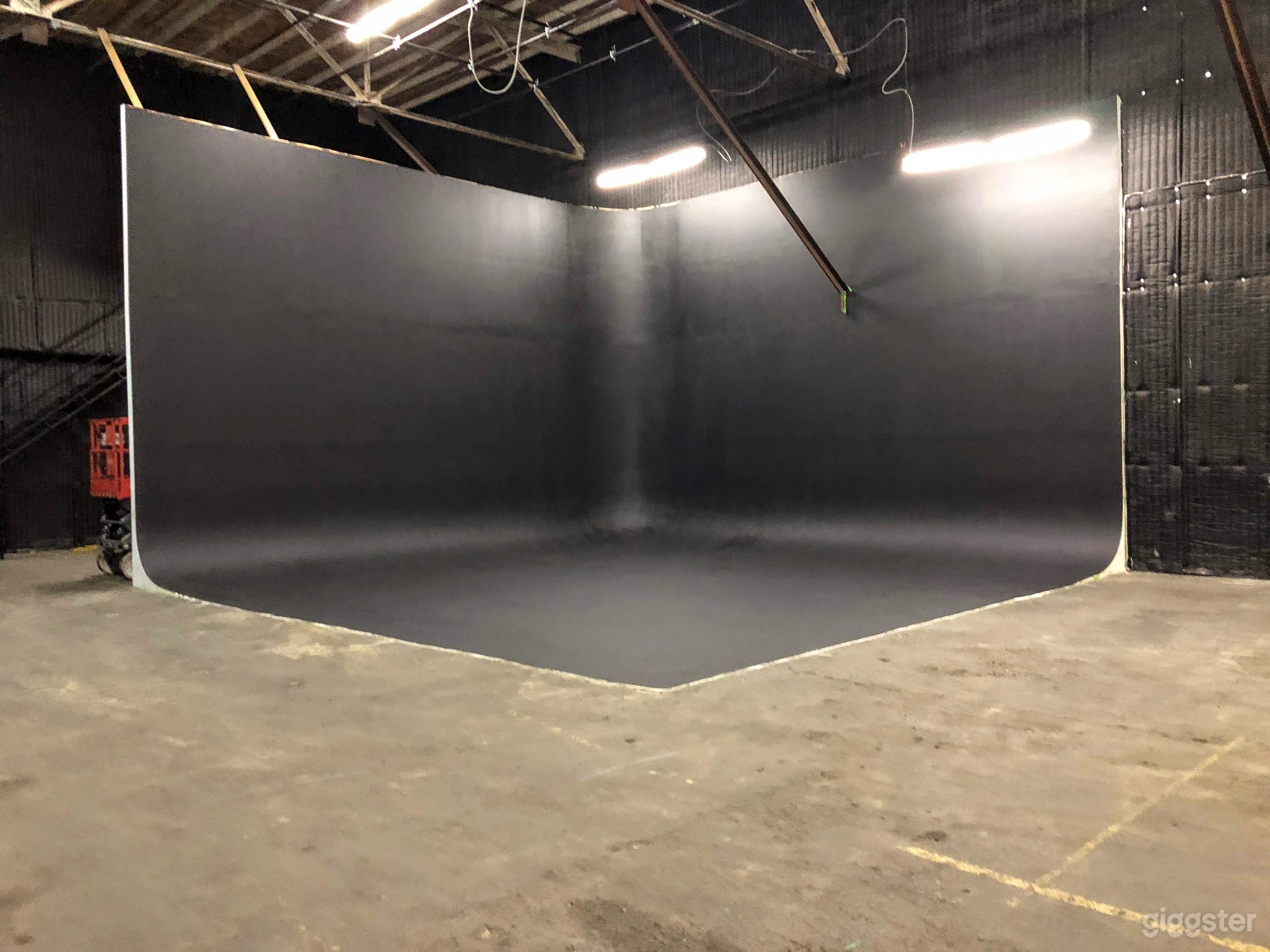 Industrial Sound Controlled Certified Stage + Cyc Photo 3