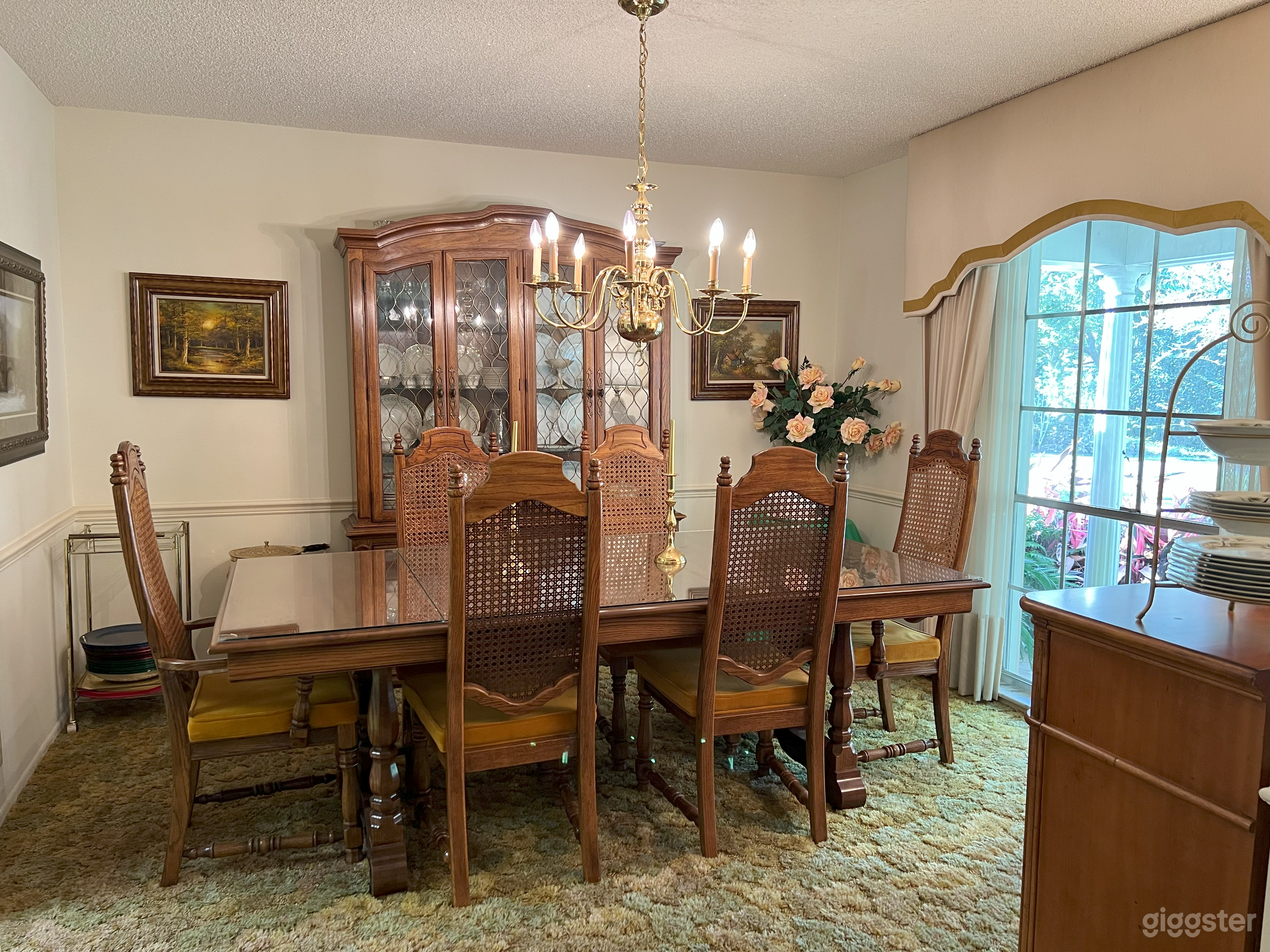 1970s and Boho Style Home Photo 4