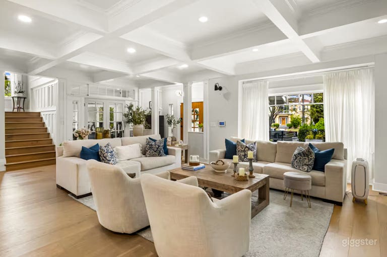  Aesthetic Modern House with Clean Lines & Natural Light 