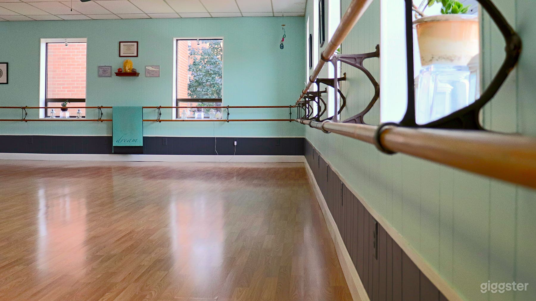 Spacious Sun Drenched Dance Studio  Photo 1