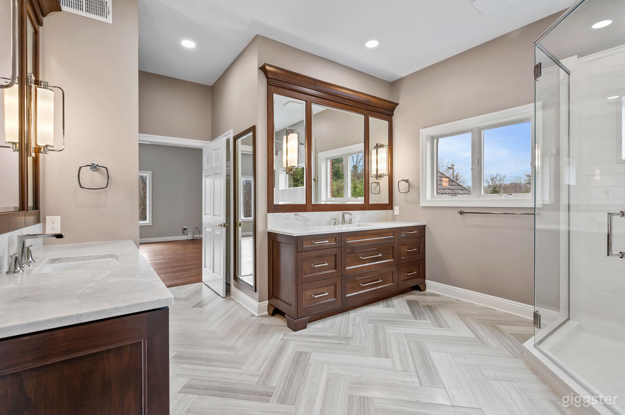 Spectacular Estate House in PA Photo 3