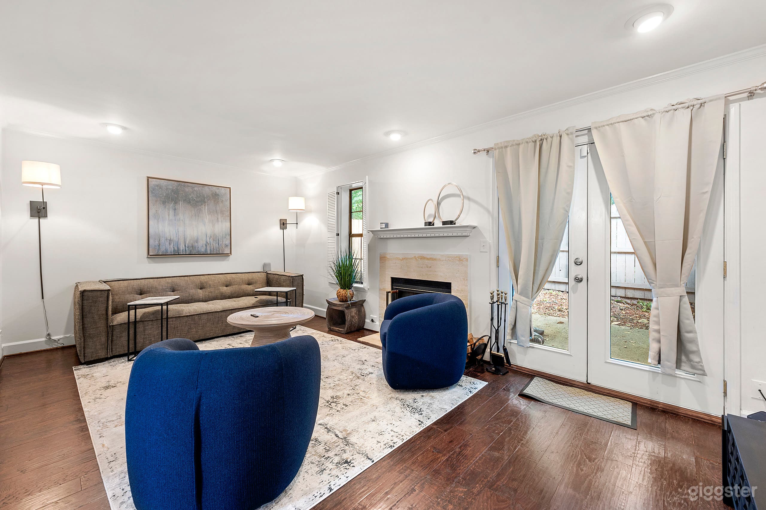 Sleek &amp; Stylish Designer Townhome in West Midtown Photo 1