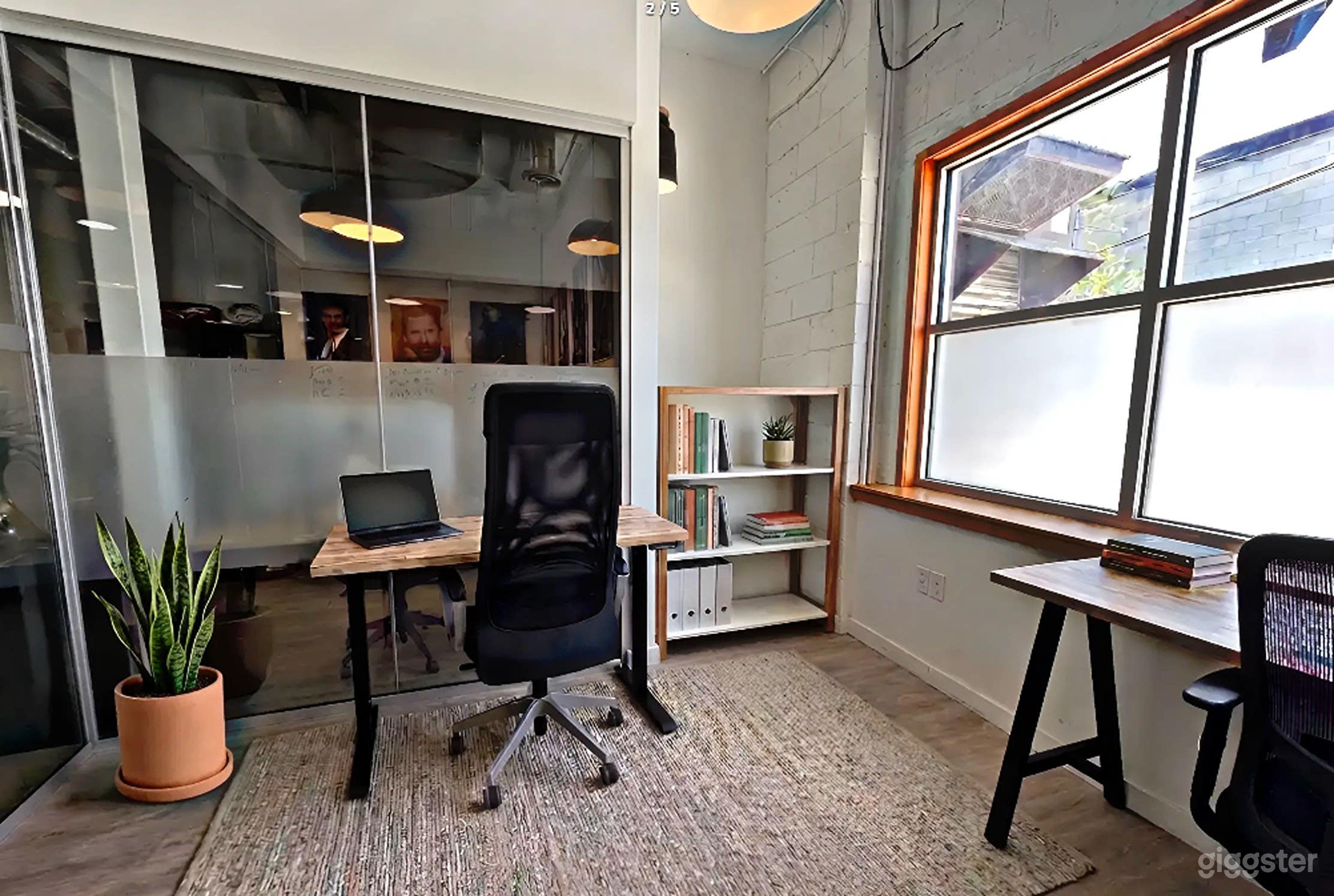 4-Person Office With Window Photo 1