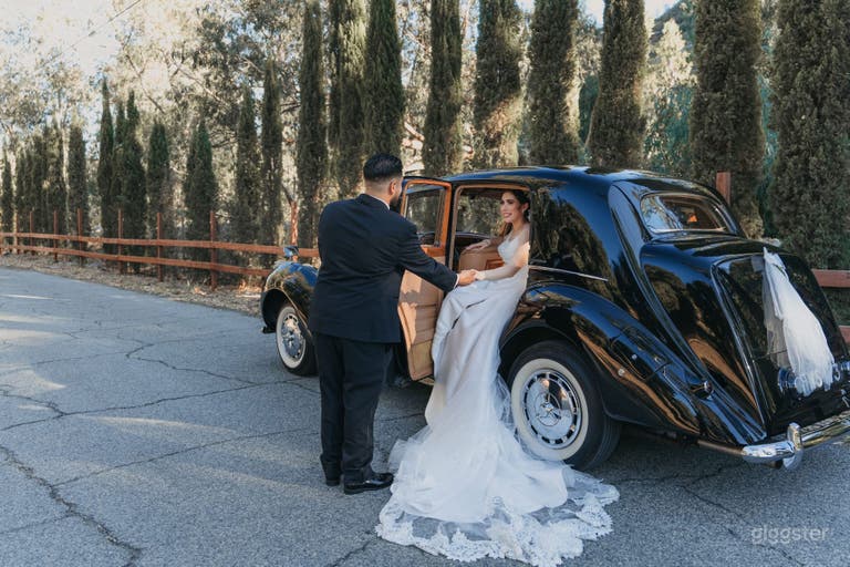  Vintage Luxury 1950 Bentley Rental 