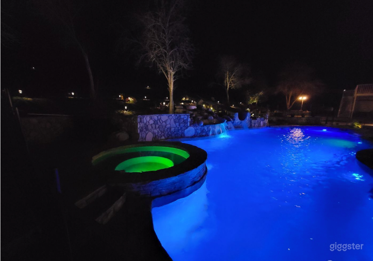  Resort Style Pool with Waterfalls 