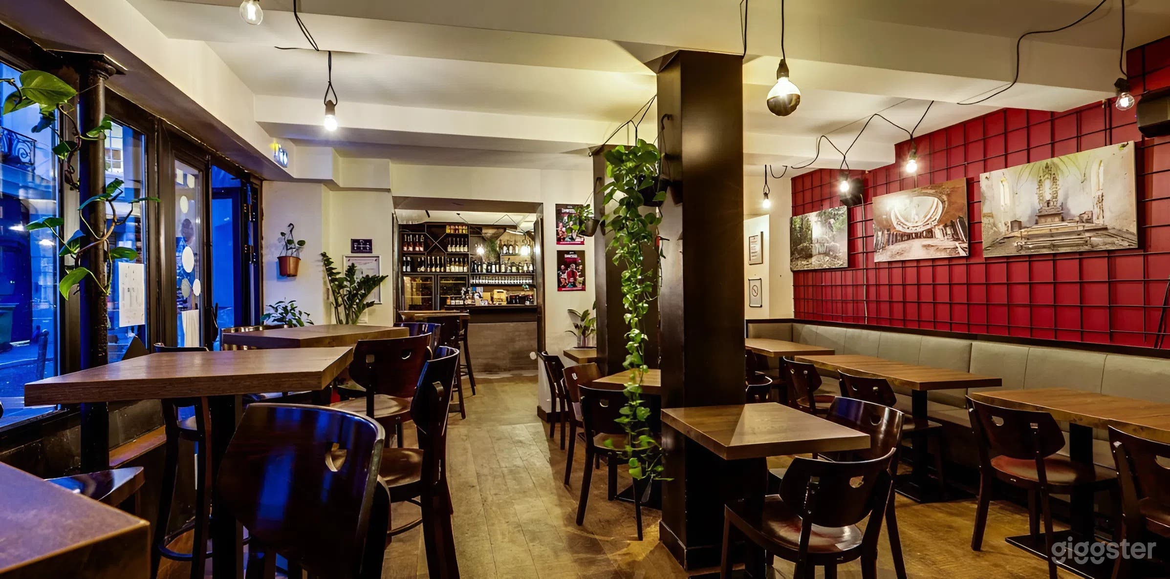 Cozy Paris Wine Bar with Indoor/Outdoor Seating for Events Photo 4