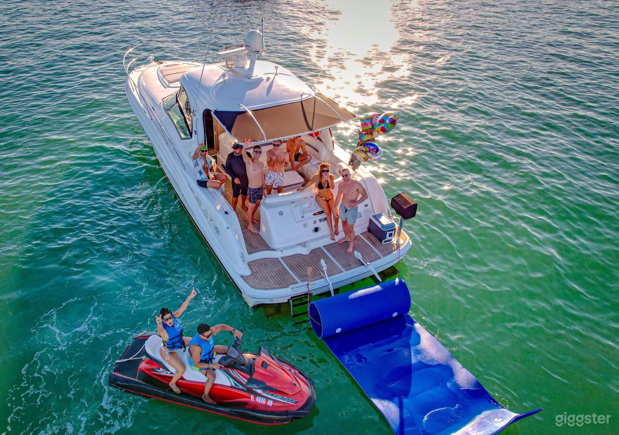 44' Searay Yacht Photo 3