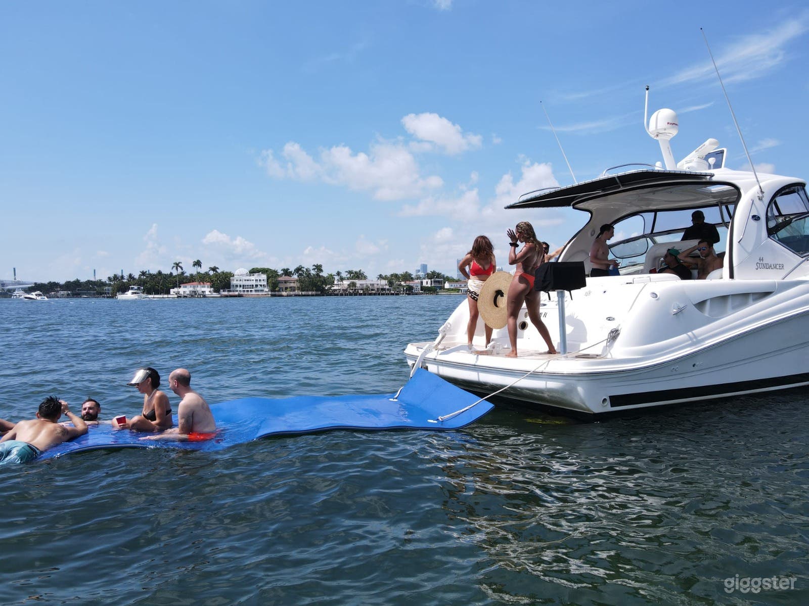 44' Searay Yacht Photo 2